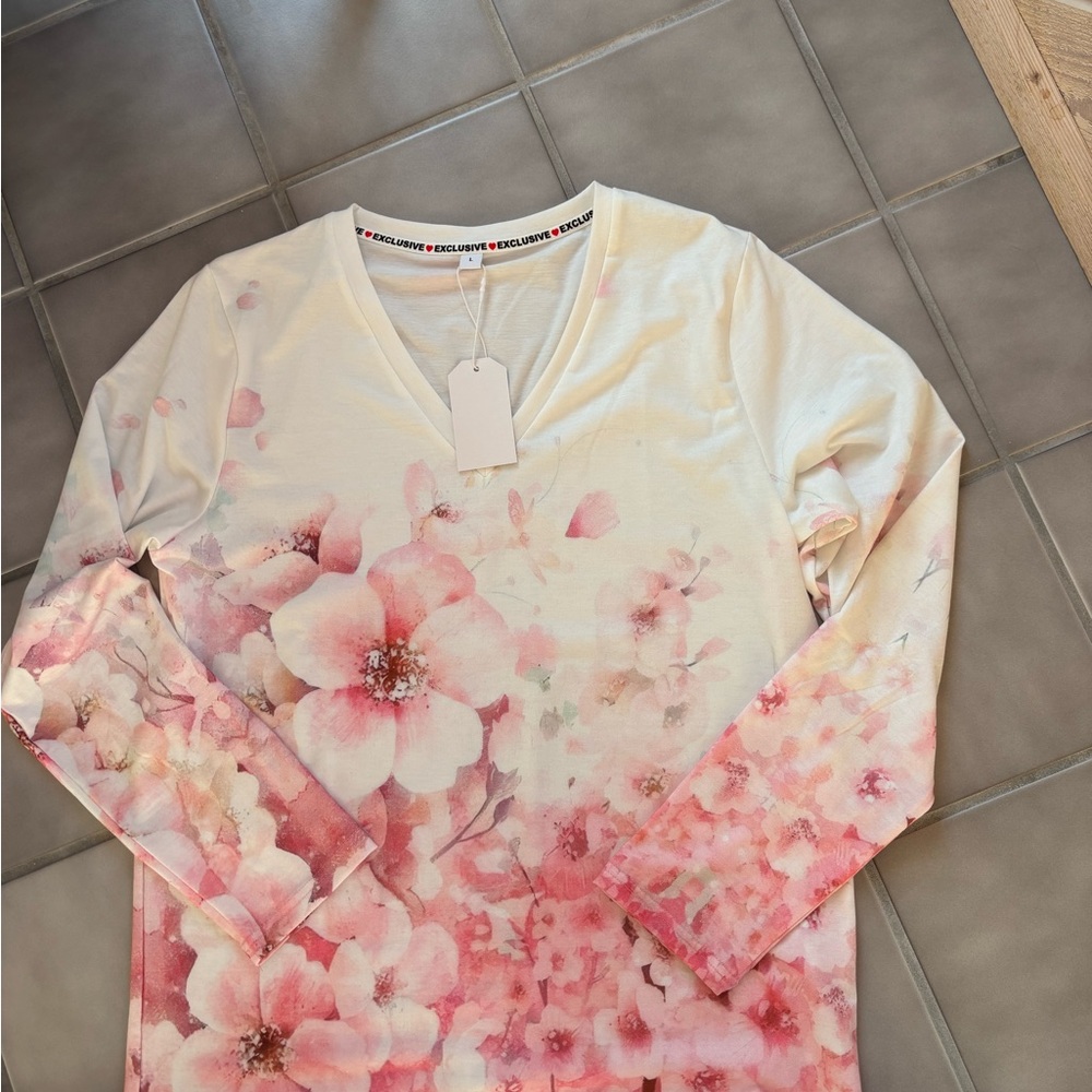 Women’s Floral V-Neck Long Sleeve Top - Pink Blossom